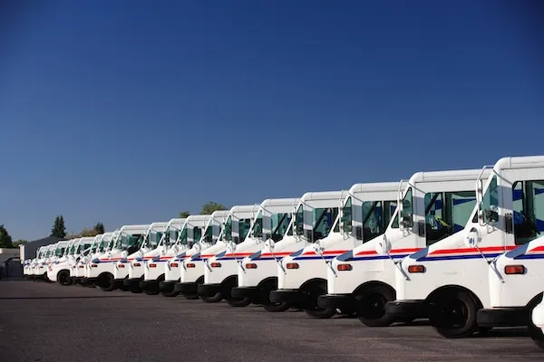 5 Impacts of Amazon Cutting USPS Volume by 20% for Importers
